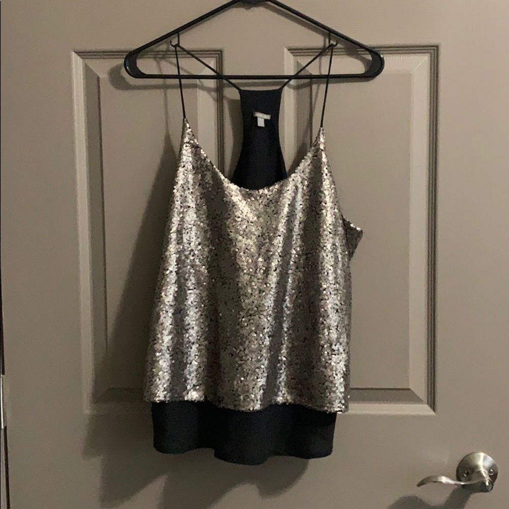 Silver sequence with black underlay top